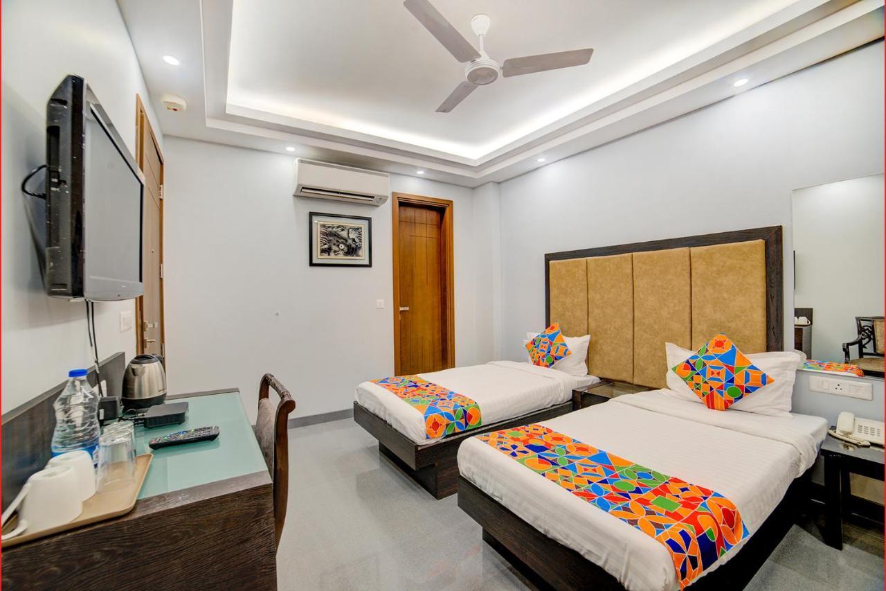 Fabhotel Exotica Greenpark New Delhi Bagian luar foto