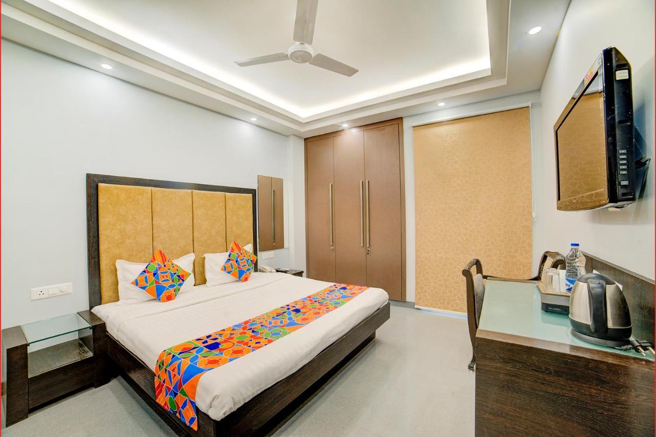 Fabhotel Exotica Greenpark New Delhi Bagian luar foto
