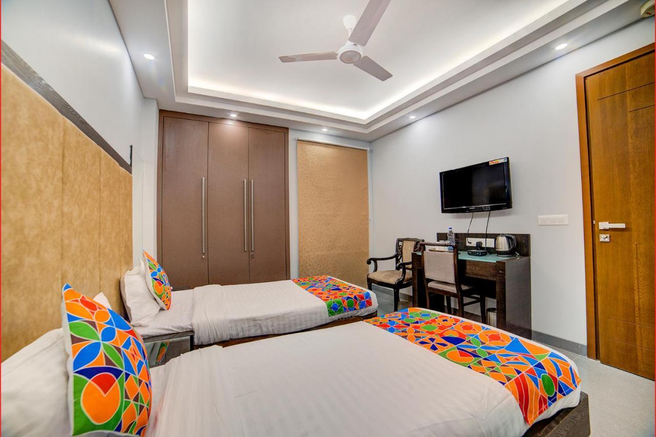 Fabhotel Exotica Greenpark New Delhi Bagian luar foto