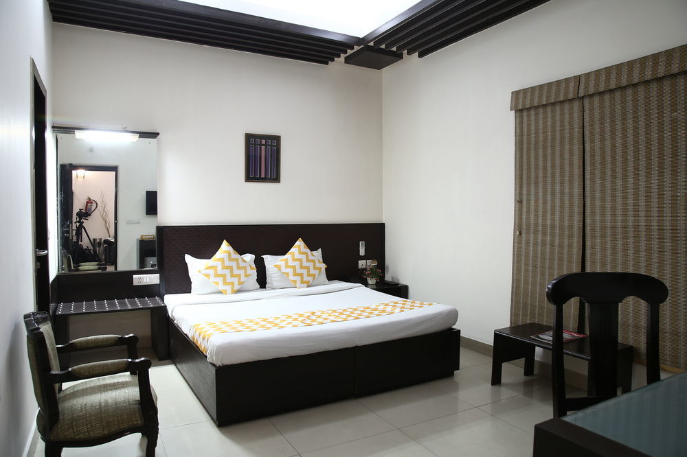 Fabhotel Exotica Greenpark New Delhi Bagian luar foto