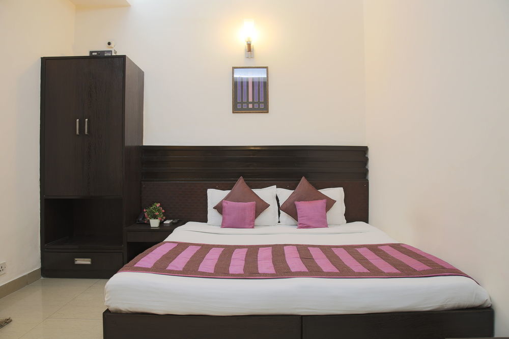 Fabhotel Exotica Greenpark New Delhi Bagian luar foto